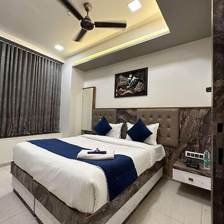 Hotel E Classico Bhavnagar Exteriör bild